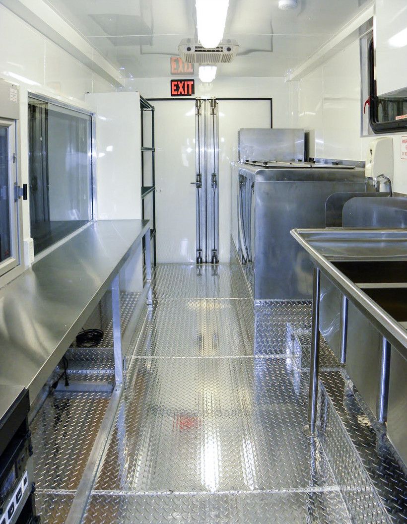 Steel Floor Commercial Mobile Kitchen Trailer Truck 